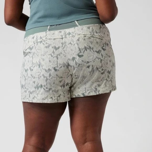 Athleta Trekkie North Short size 20 - Picture 5 of 6